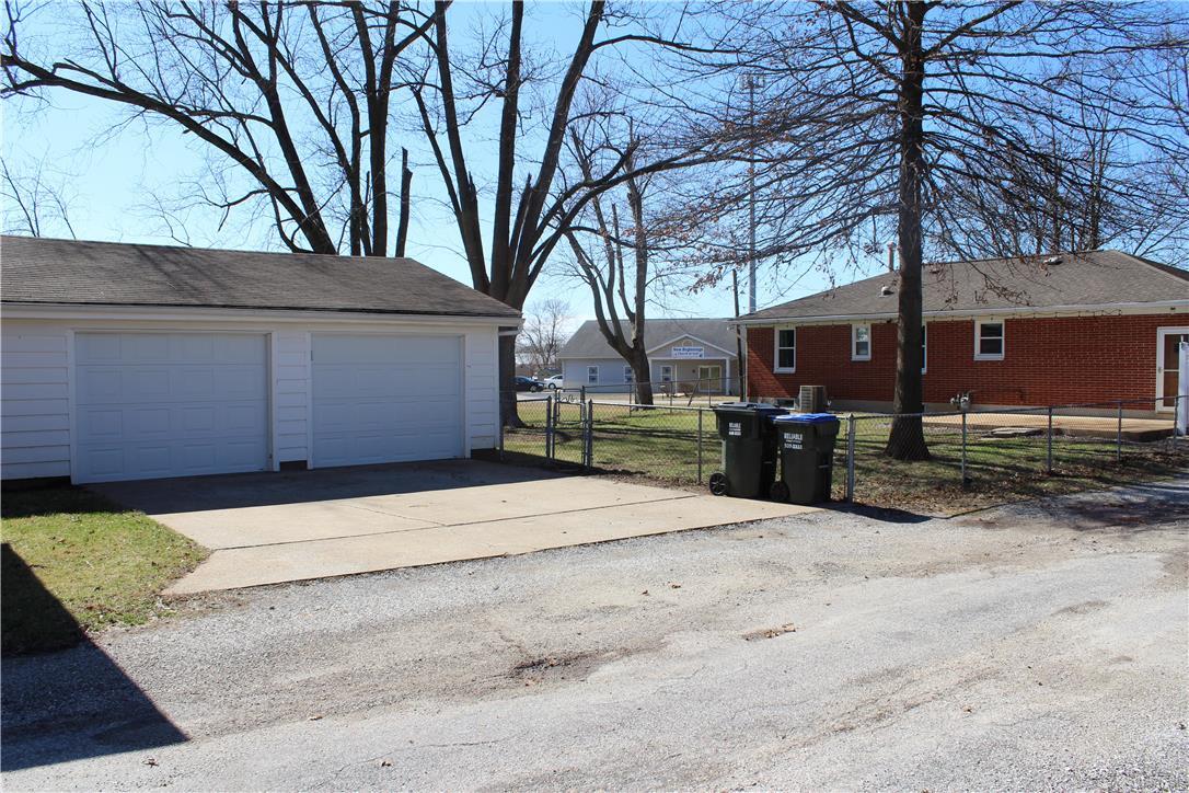 236 Grand Avenue Waterloo, IL 62298 - Photo 8 of 32 Gallery Image 8