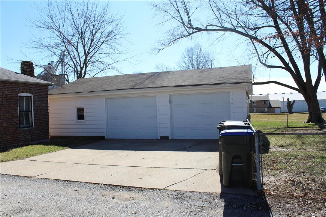 236 Grand Avenue Waterloo, IL 62298 - Photo 9 of 32 Gallery Image 9