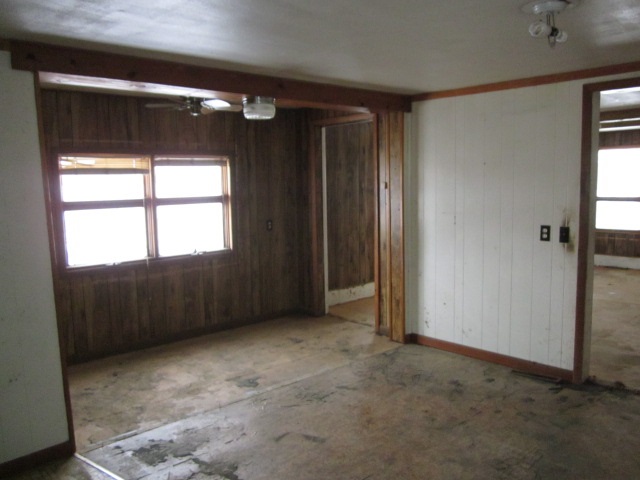 8982 East Maize Road Rock City, IL 61070 - Photo 14 of 25 an empty room with windows and closet