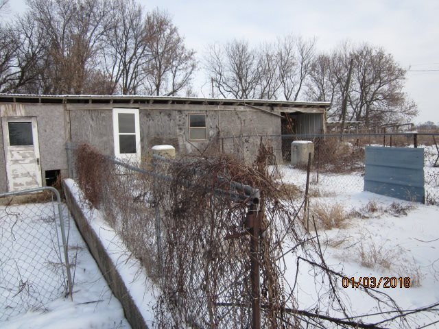 8982 East Maize Road Rock City, IL 61070 - Photo 7 of 25 a backyard of a house
