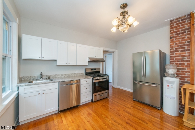 157 Walnut Street, Unit 2 Montclair, NJ 07042 - Photo 12 of 29