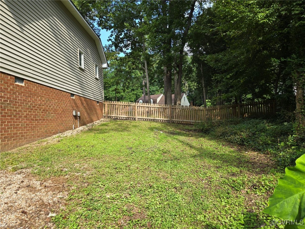 12906 Silver Crest Road Chester, VA 23831 - Photo 5 of 45 Rear side yard