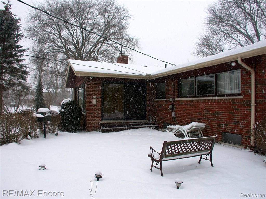32121 Red Clover Road Farmington Hills, MI 48334 - Photo 9 of 45