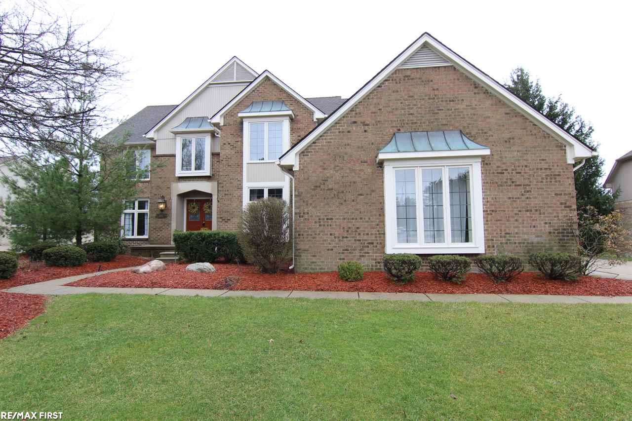 3033 Kilburn Road West Rochester Hills, MI 48306 - Photo 1 of 44
