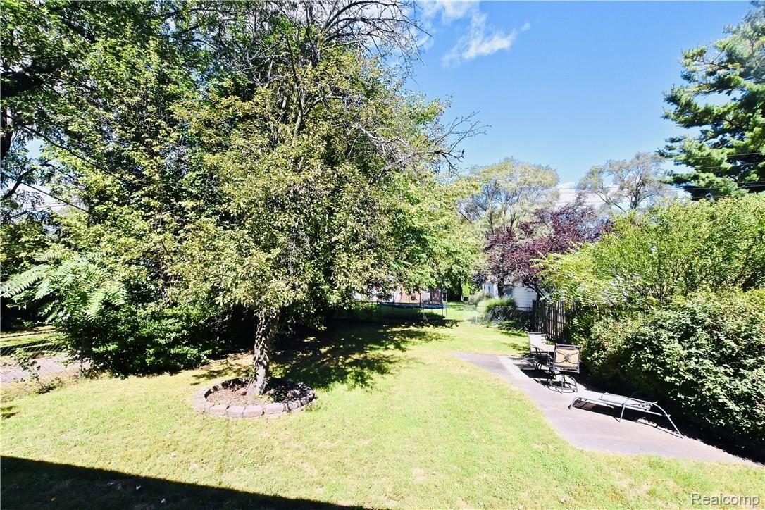 2268 Cambridge Road Berkley, MI 48072 - Photo 3 of 17 fullsizeoutput_33b5.jpeg