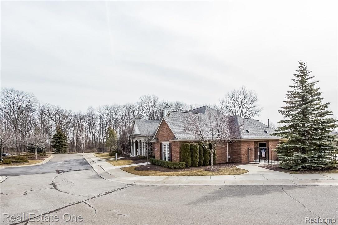 3635 Tremonte Circle, Unit 251 Rochester, MI 48306 - Photo 32 of 38 032-Rear_View-2411551-medium.jpg