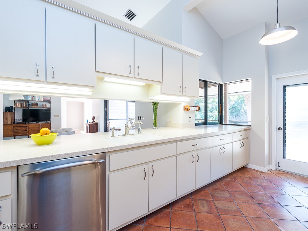 4755 Ruelle Sanibel, FL 33957 - Photo 25 of 32 Gallery Image 25