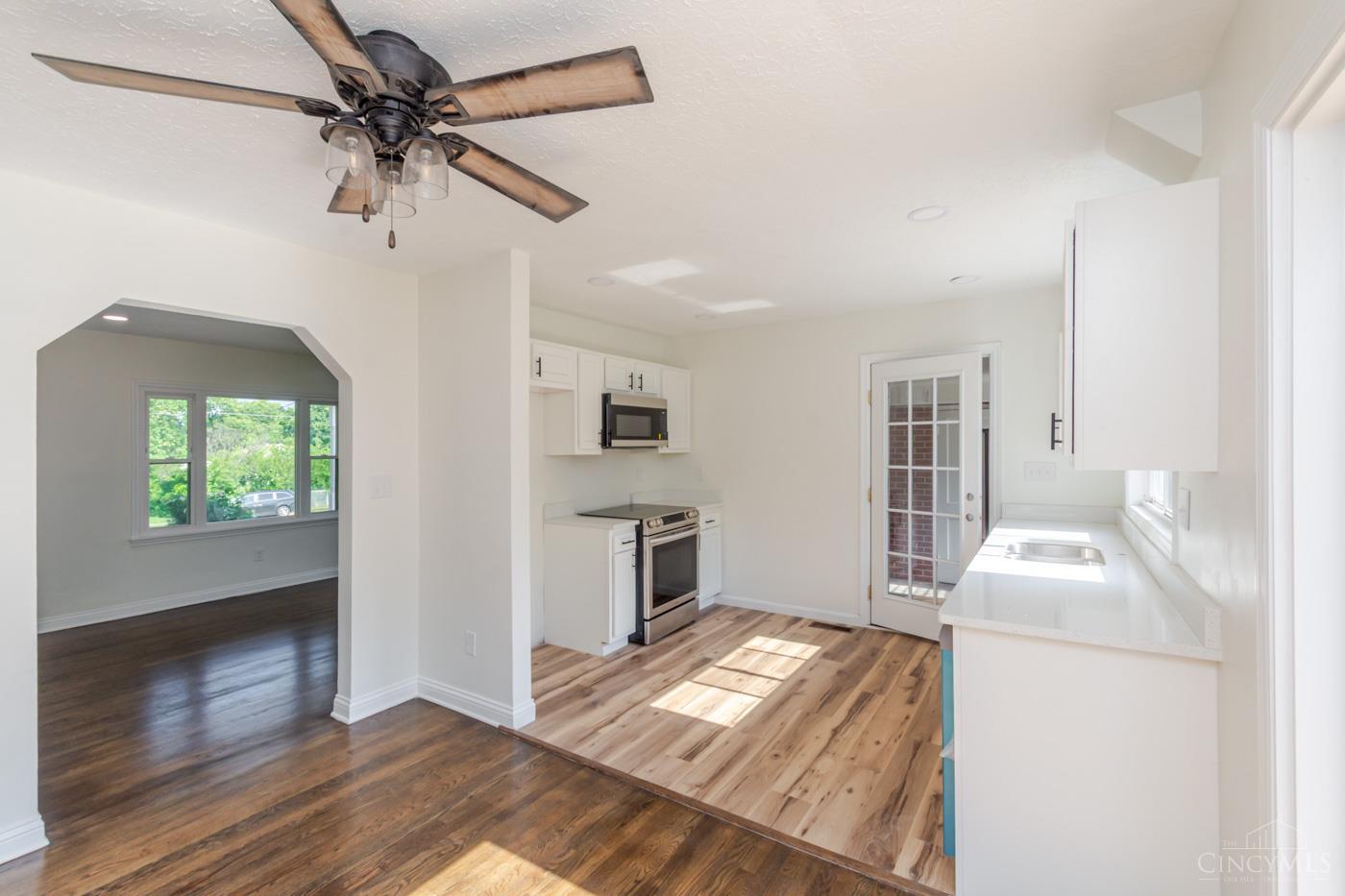113 Gideon Road Middletown, OH 45044 - Photo 7 of 35