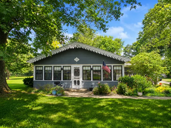 $89,900 | 307 West Webster Street, Benton, IL 62812