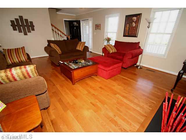 108 South High Field Road Advance, NC 27006 - Photo 4 of 16 Living Room.