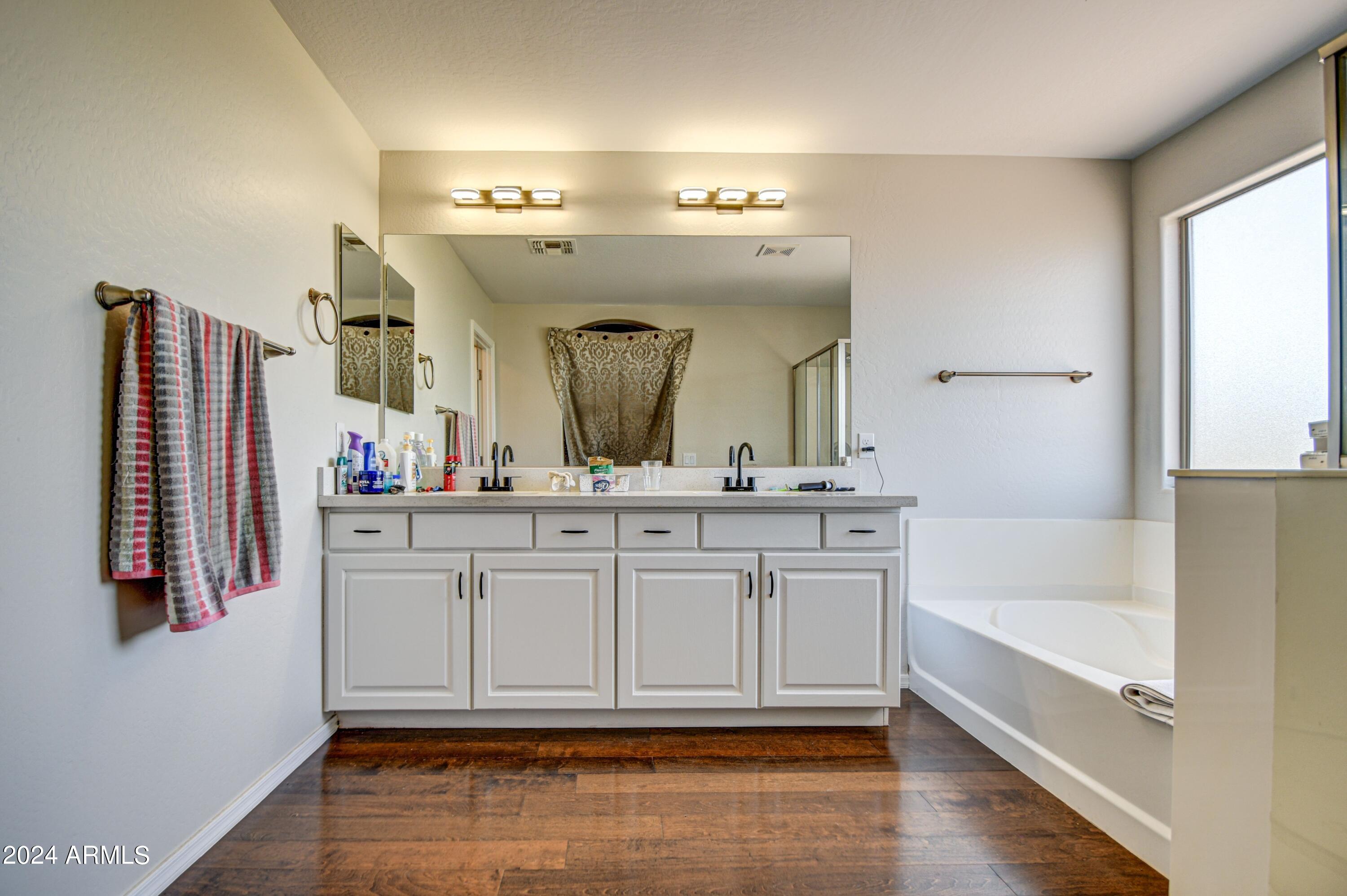8844 West Cordes Road Tolleson, AZ 85353 - Photo 25 of 30 master bathroom
