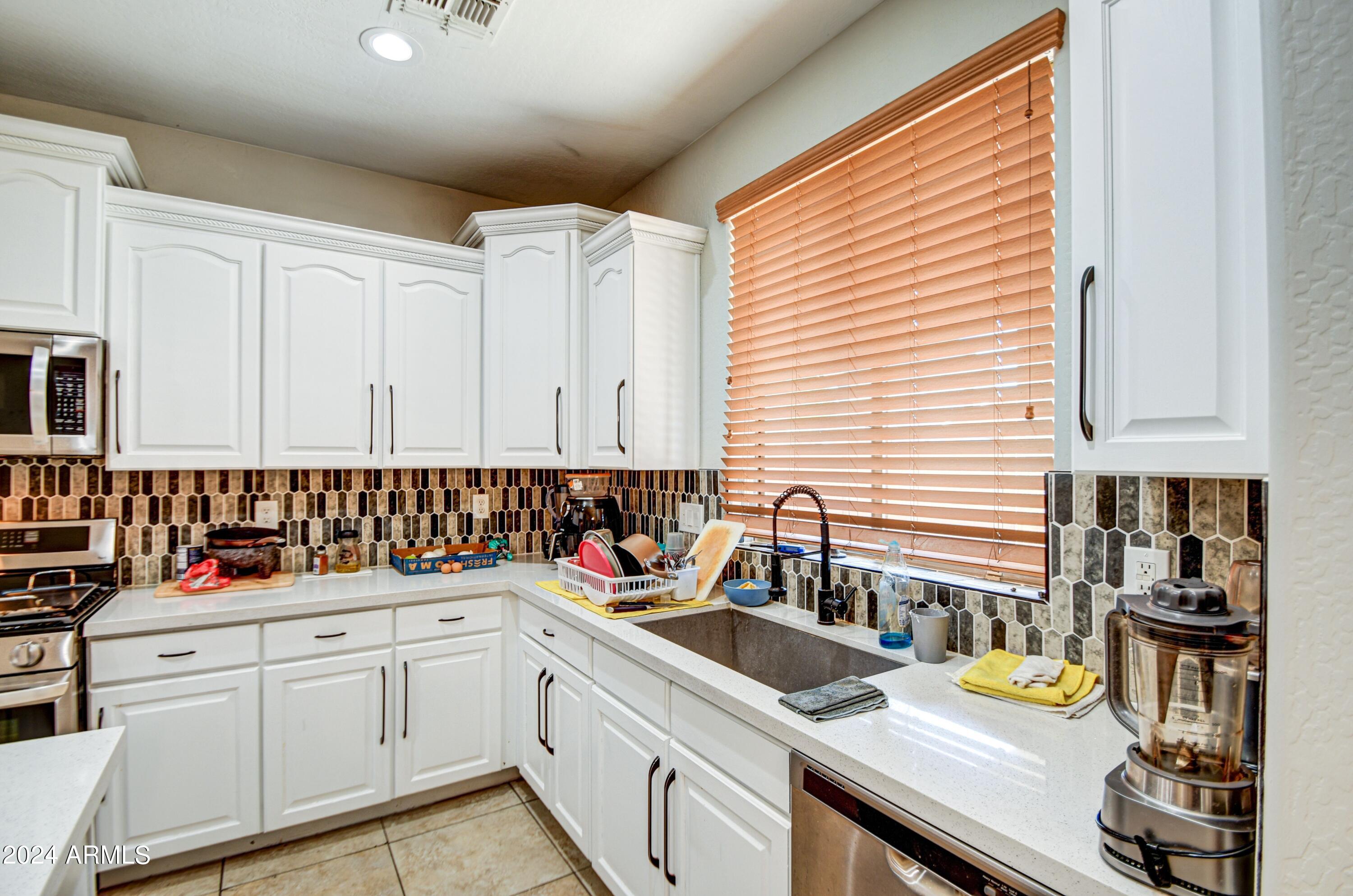 8844 West Cordes Road Tolleson, AZ 85353 - Photo 8 of 30 kitchen1