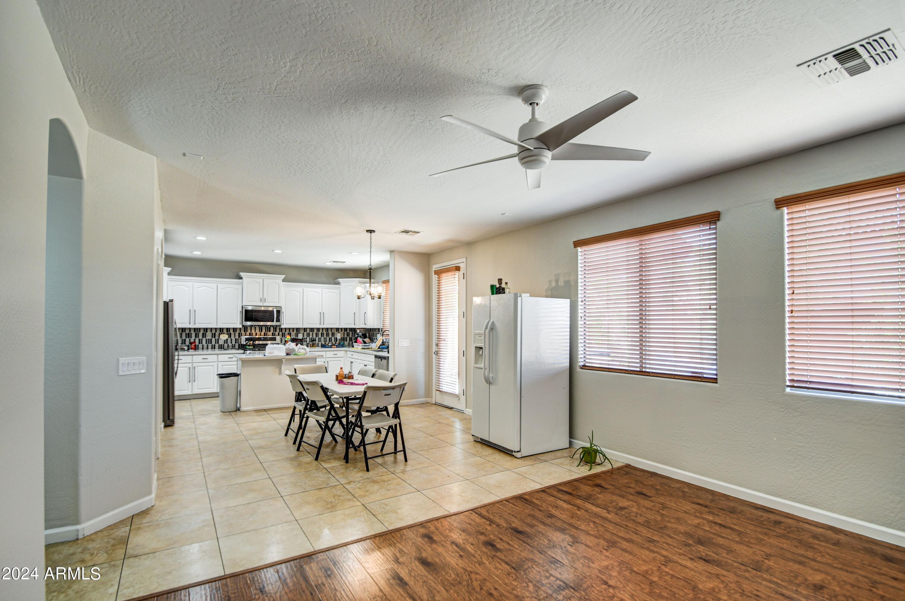 8844 West Cordes Road Tolleson, AZ 85353 - Photo 10 of 30 living space