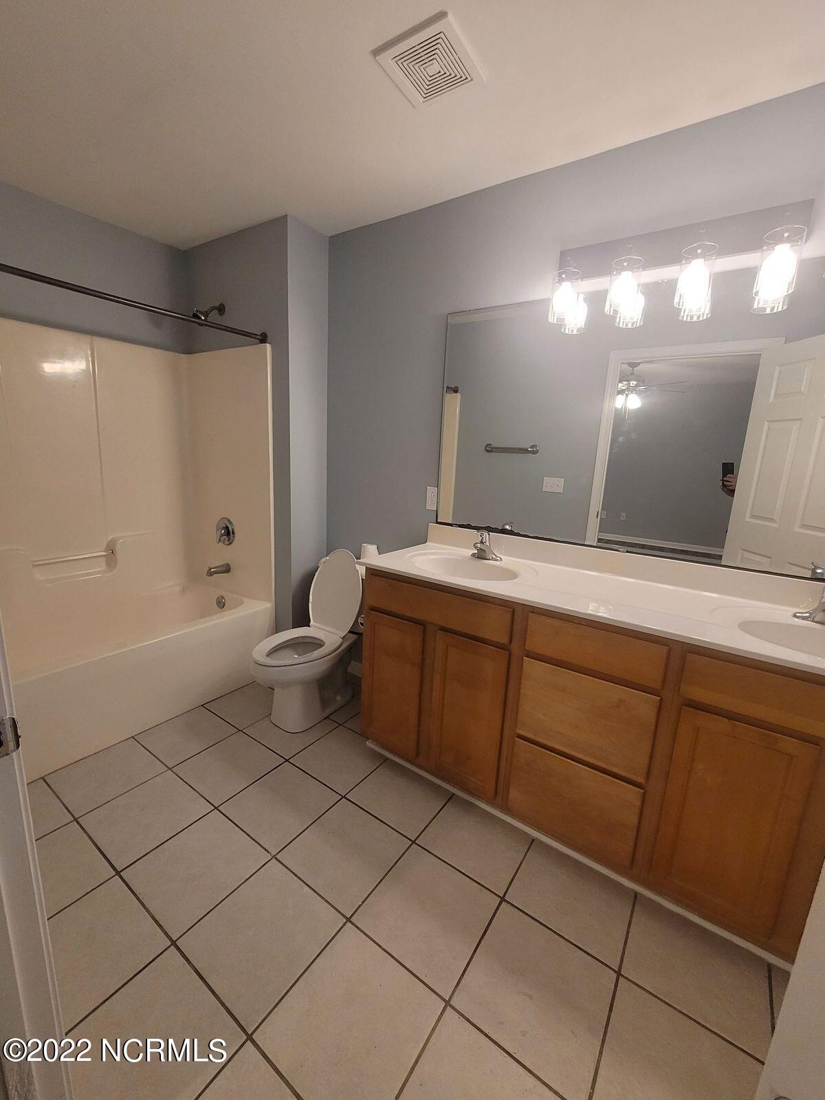 5132 Greenville Loop Road, Unit B Wilmington, NC 28409 - Photo 8 of 17 8