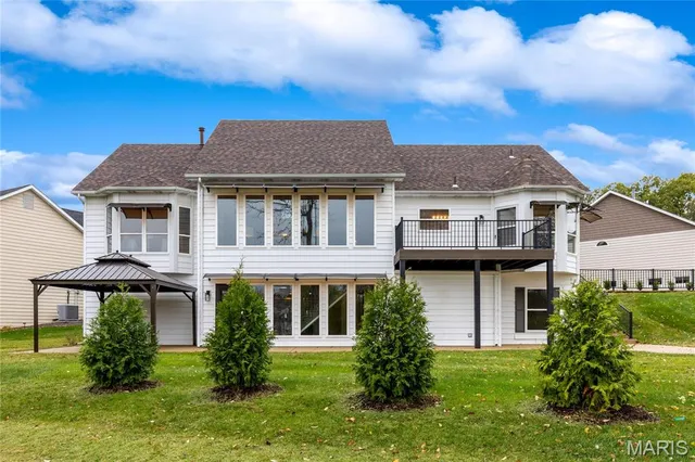 $749,000 | 263 Ashdown Forest, Weldon Spring, MO 63304
