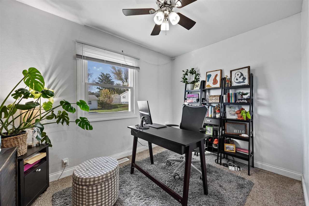 907 Cheyenne Road Northwest Cedar Rapids, IA 52405 - Photo 17 of 25 Gallery Image 17