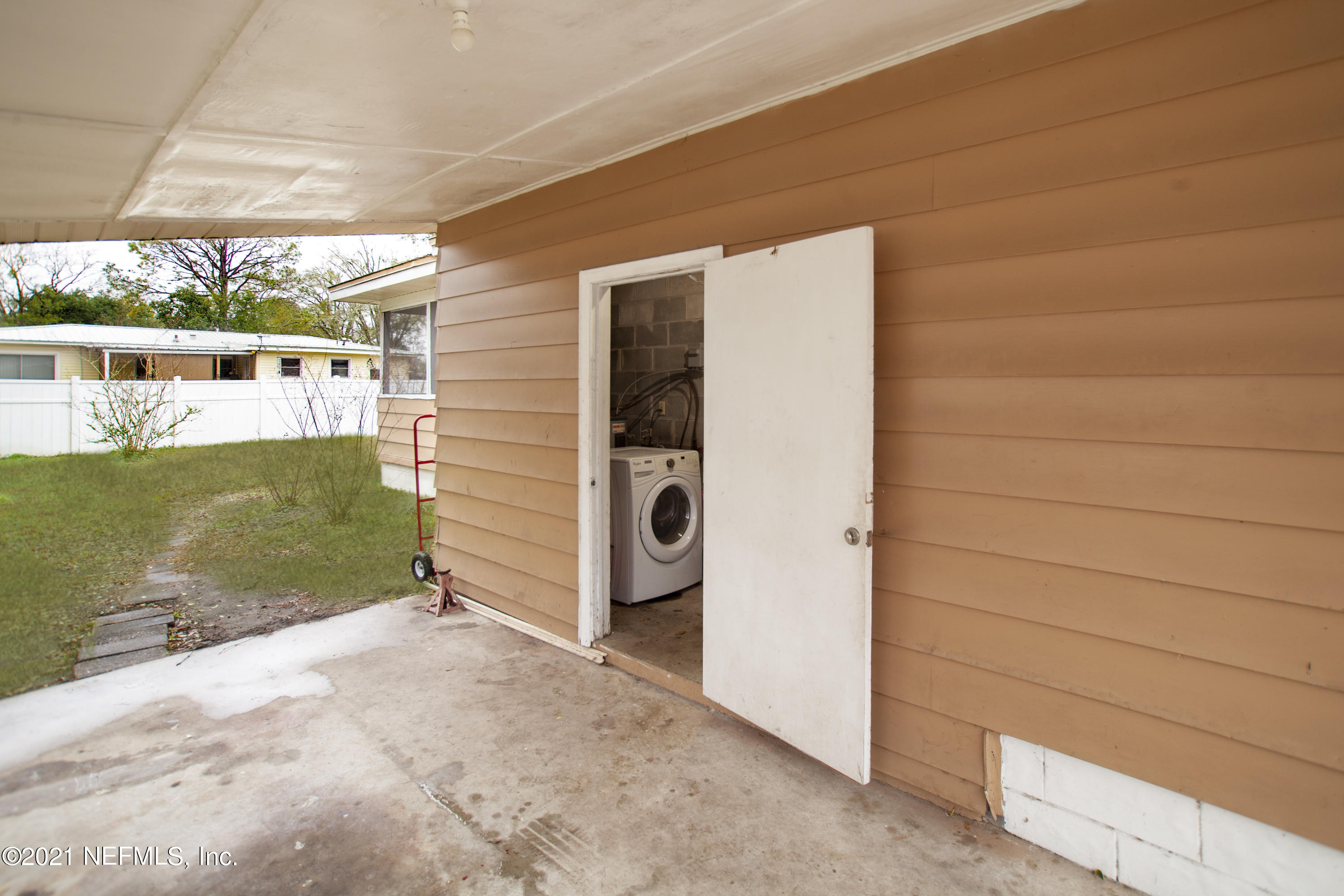 4434 Rainer Road Jacksonville, FL 32210 - Photo 19 of 20 Laundry Room