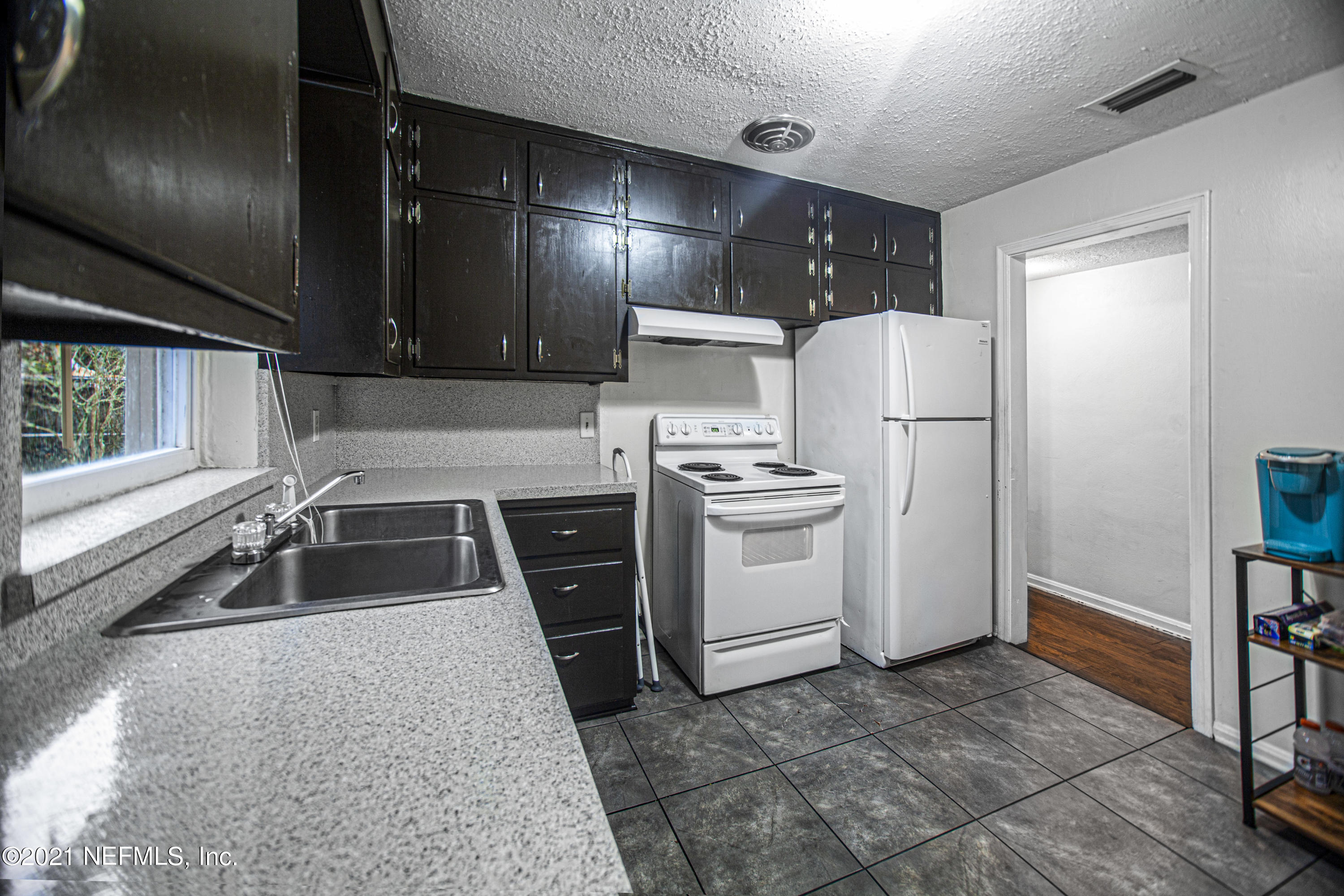 4434 Rainer Road Jacksonville, FL 32210 - Photo 8 of 20 Kitchen