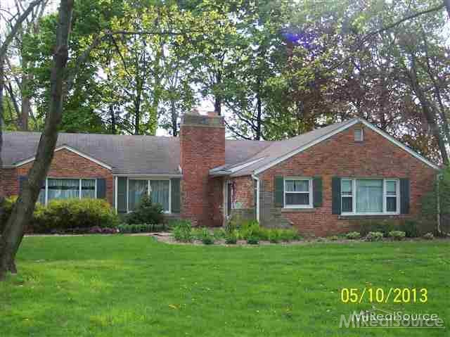 64 Riverside Drive Mount Clemens, MI 48043 - Photo 1 of 29 31172722.JPG
