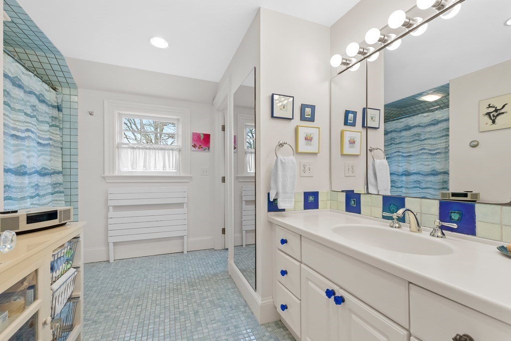 37 Brewster Road Newton, MA 02461 - Photo 17 of 20 Gallery Image 17