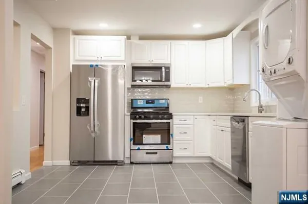 $3,500 | 473 Lincoln Street, Unit B, Palisades Park, NJ 07650