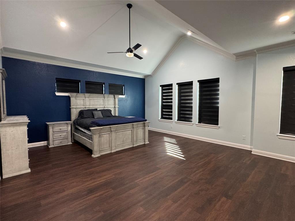 165 Circle Drive Combine, TX 75159 - Photo 7 of 10 a living room with furniture and a flat screen tv