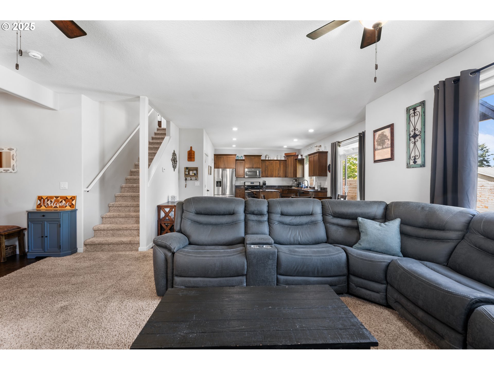 218 Finneys Avenue Molalla, OR 97038 - Photo 12 of 43 Living Room