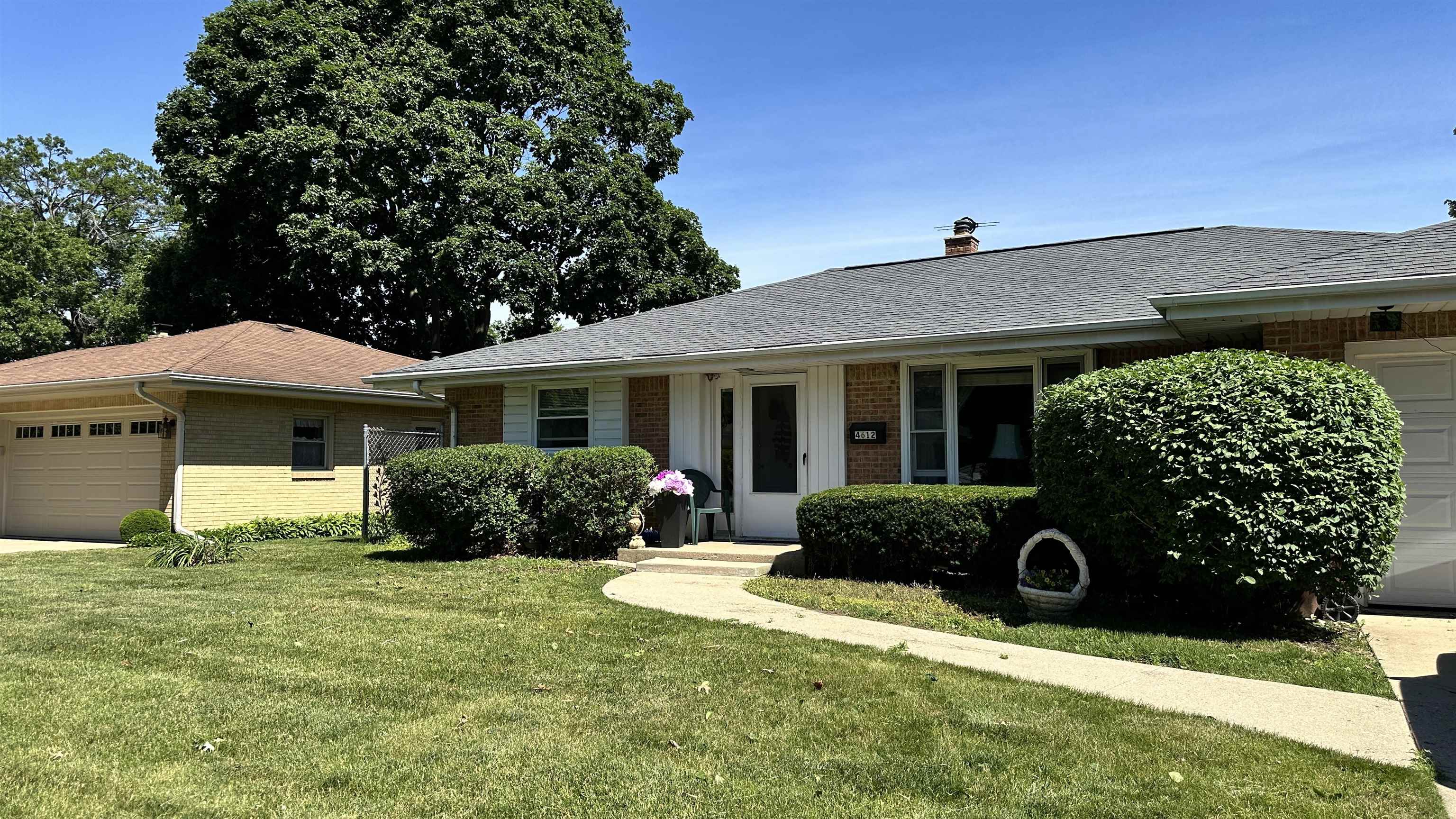 4612 Newcastle Road Rockford, IL 61108 - Photo 3 of 28