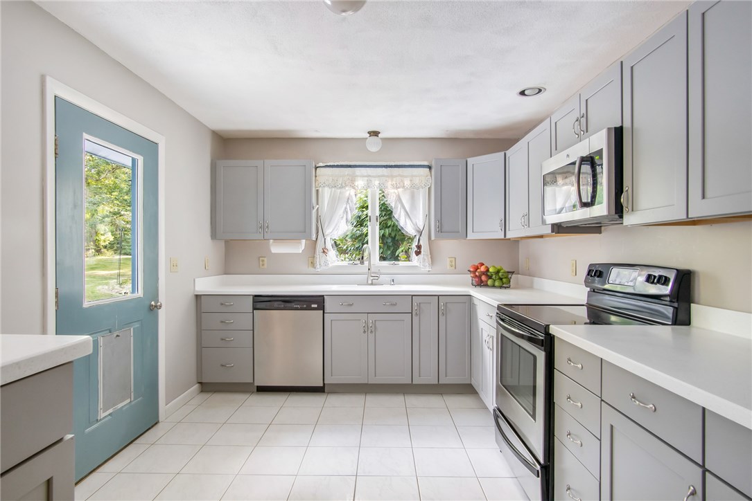 1040 Ten Rod Road Exeter, RI 02822 - Photo 3 of 31