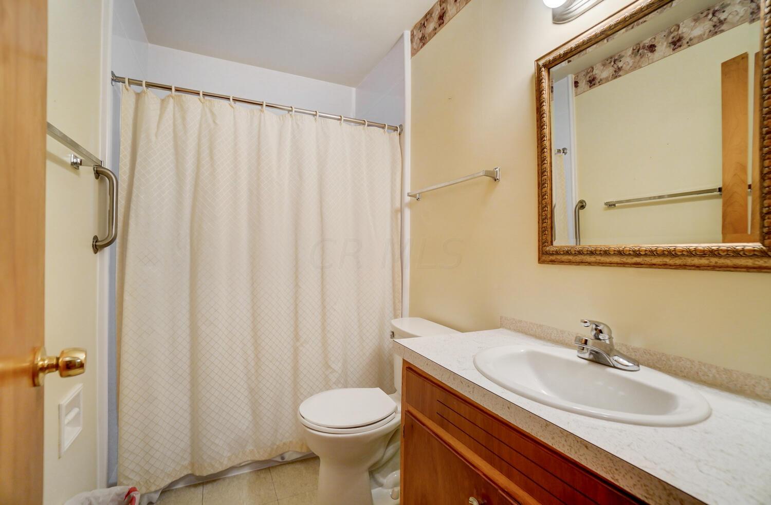 895 Chestershire Road Columbus, OH 43204 - Photo 14 of 34 50045175-022_web