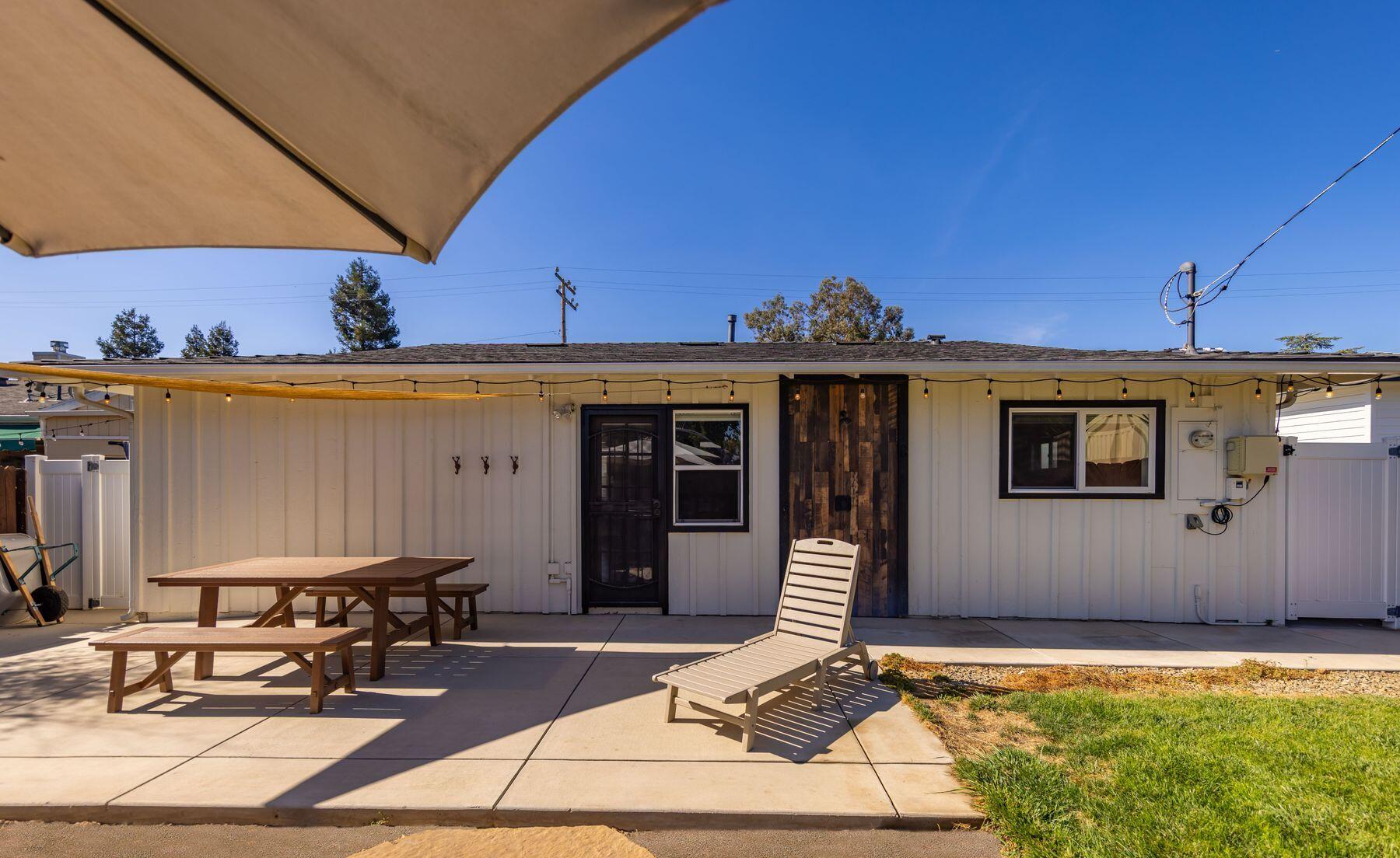 351 Sunset Avenue Oak View, CA 93022 - Photo 22 of 39 a view of a house with lounge chair
