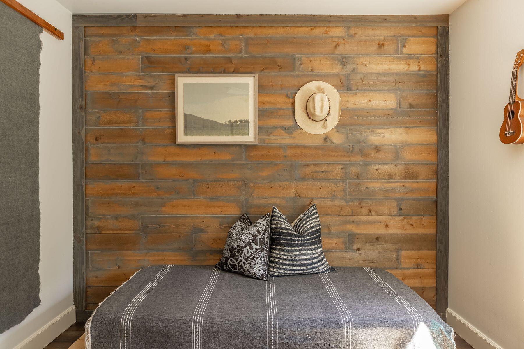 351 Sunset Avenue Oak View, CA 93022 - Photo 33 of 39 a bathroom with a toilet and a shower