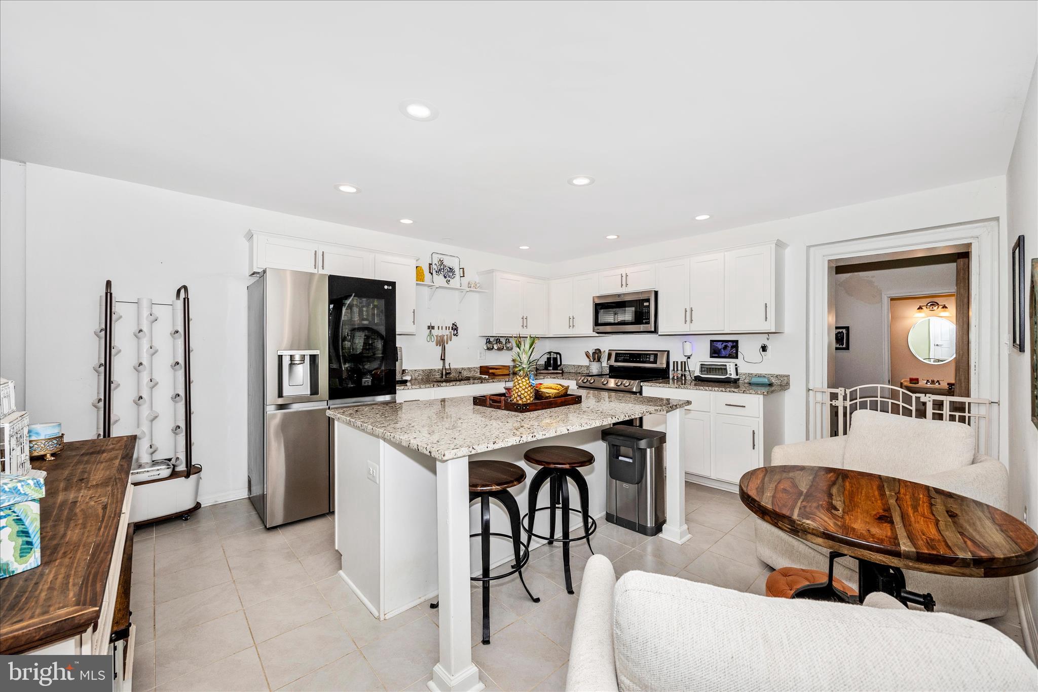 3823 Roundtree Road Jefferson, MD 21755 - Photo 11 of 50 Kitchen