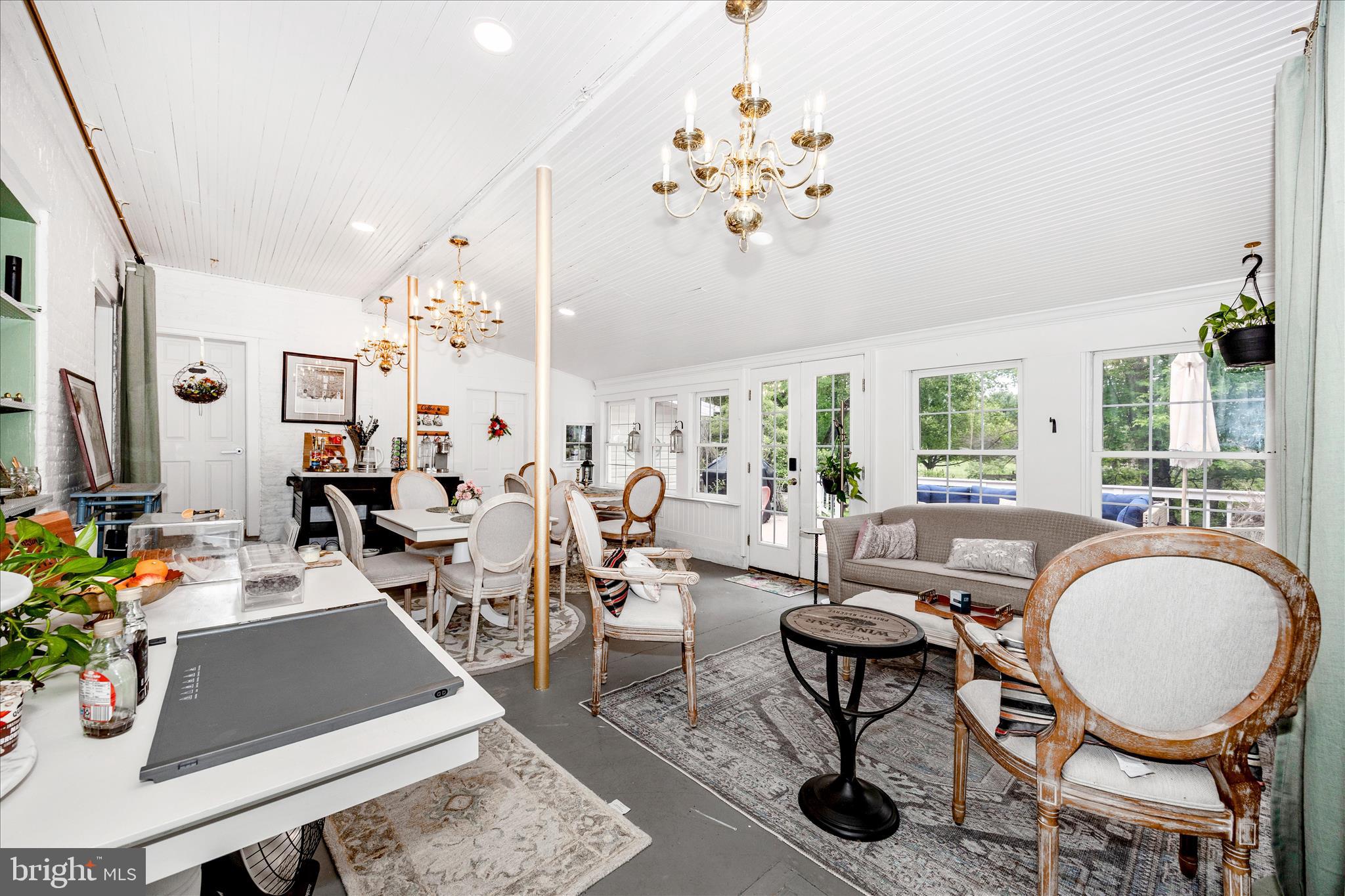 3823 Roundtree Road Jefferson, MD 21755 - Photo 13 of 50 Sunroom dining area