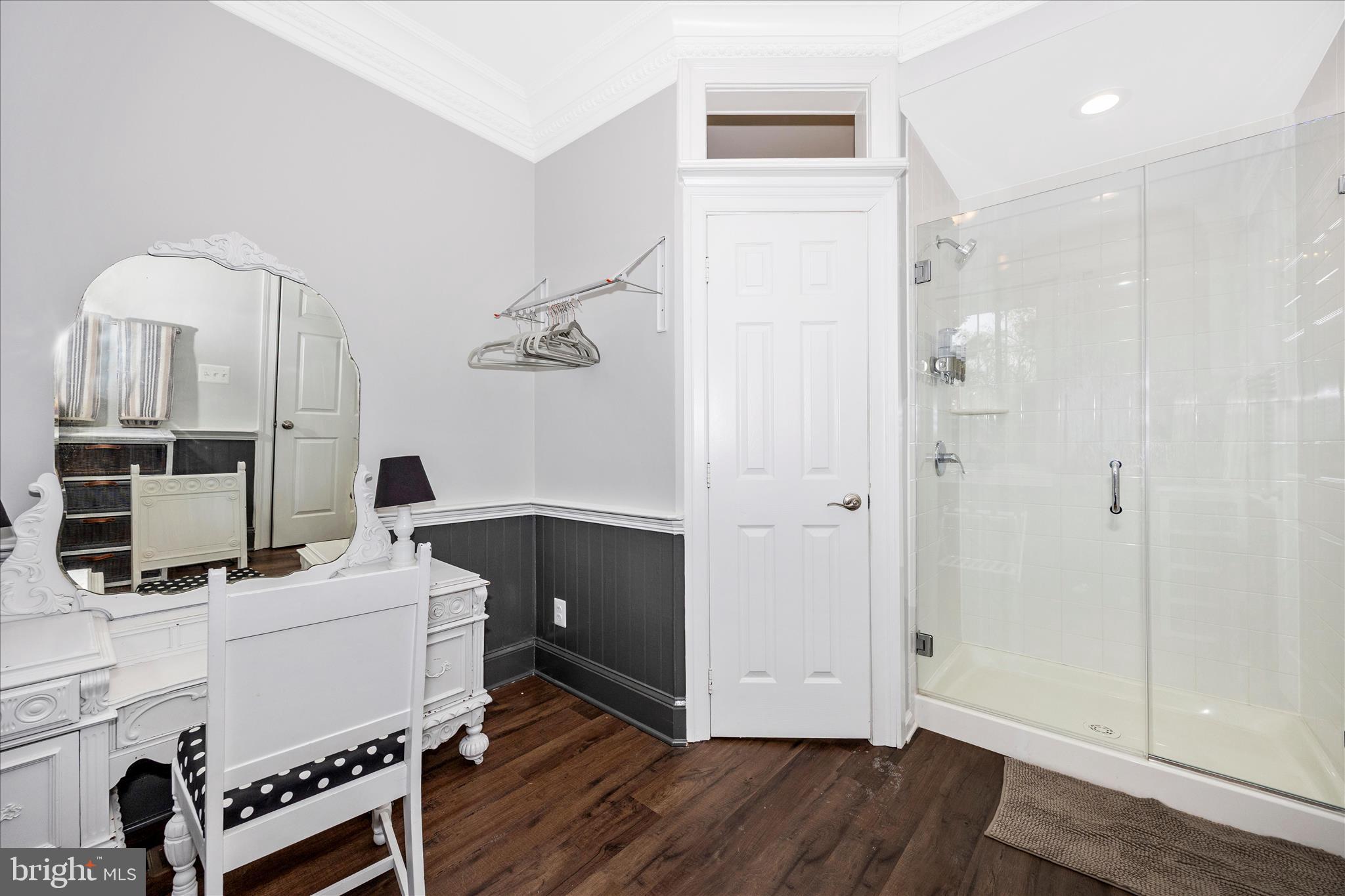 3823 Roundtree Road Jefferson, MD 21755 - Photo 19 of 50 Main Level Bedroom Bath