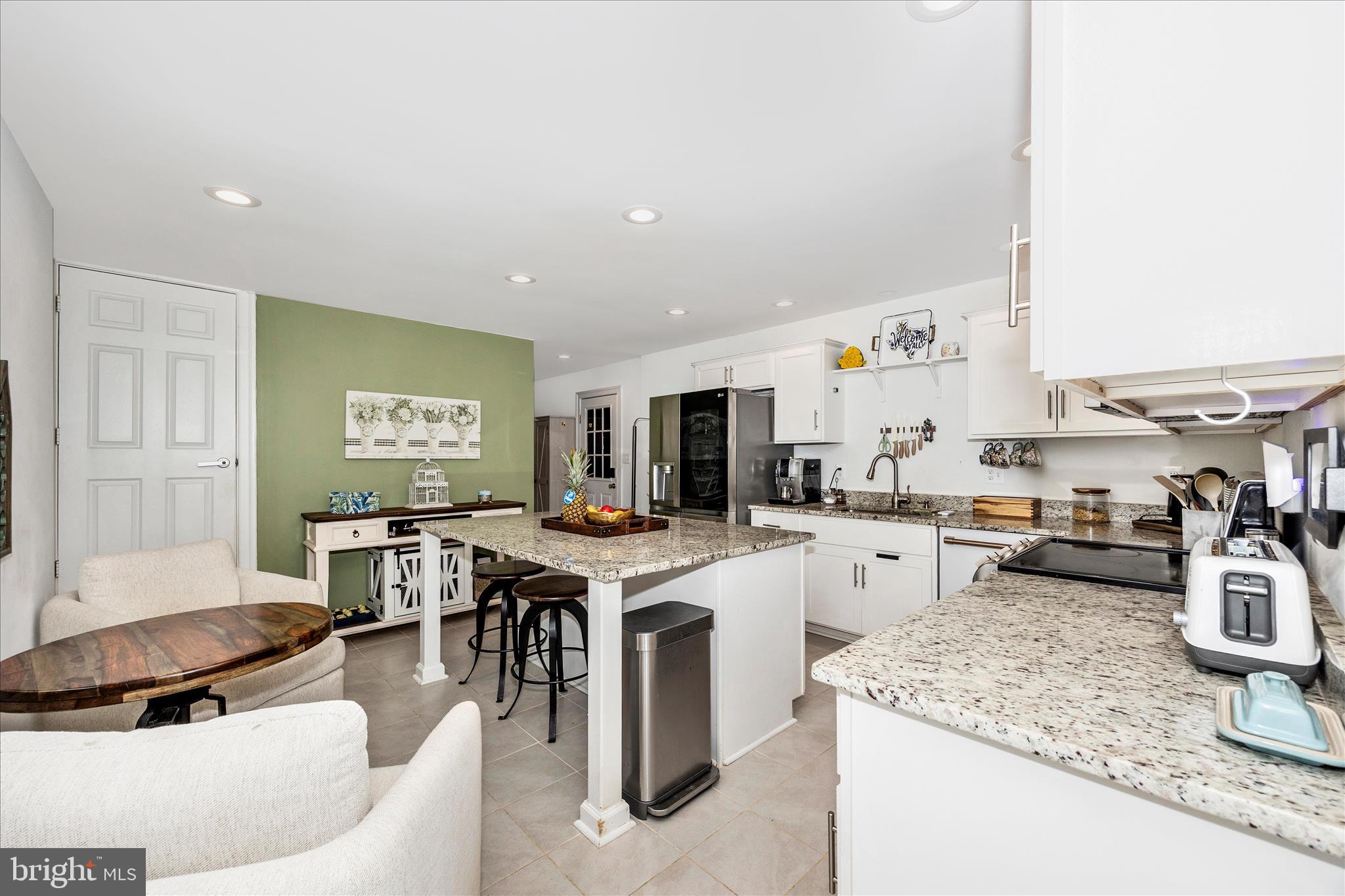 3823 Roundtree Road Jefferson, MD 21755 - Photo 9 of 50 Kitchen