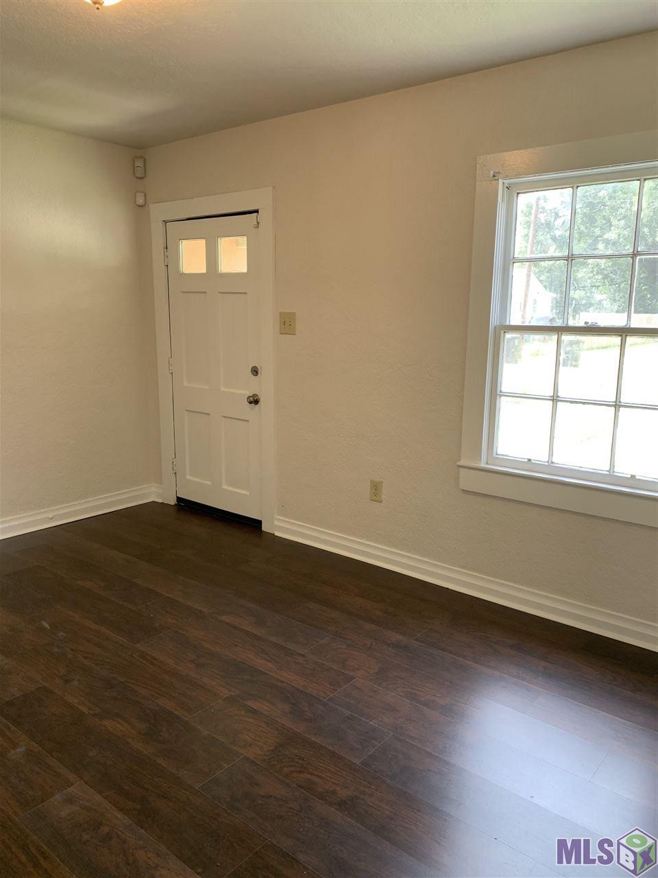 4756 Frey Street Baton Rouge, LA 70805 - Photo 8 of 11 livingroom