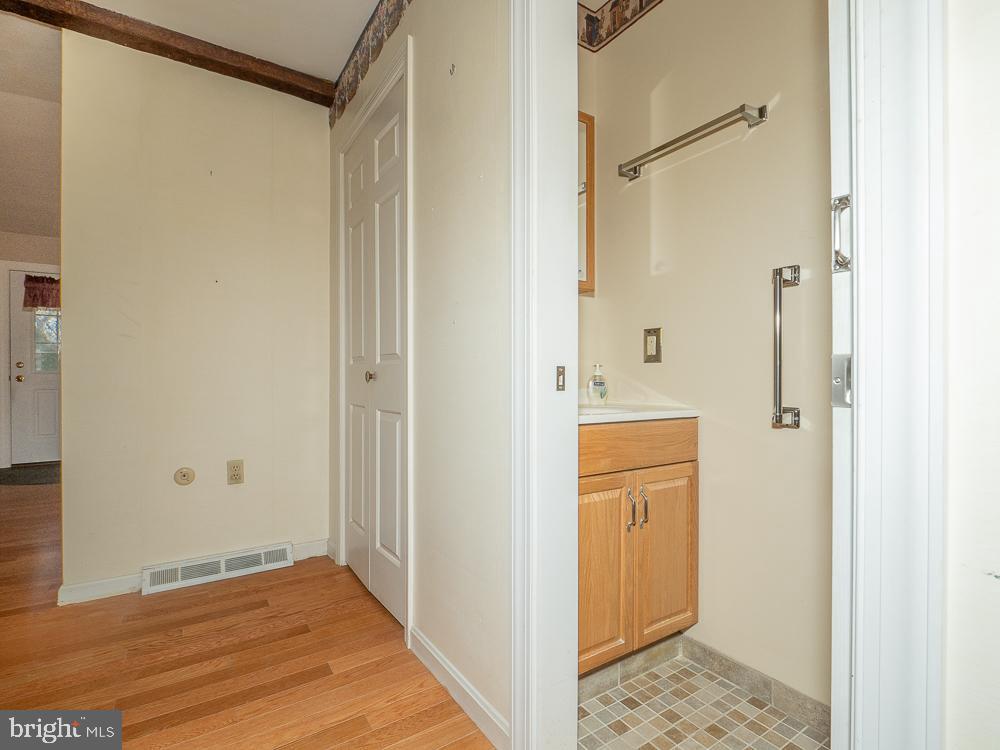 541 Brownsville Road Reading, PA 19608 - Photo 9 of 38 Gallery Image 9