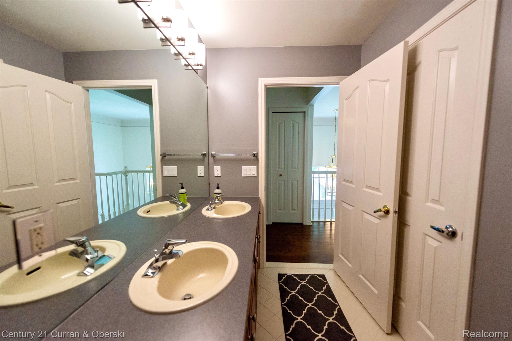 3764 Piedmonte Drive Rochester, MI 48306 - Photo 26 of 60 Dual Sinks in 2nd Floor Bathroom
