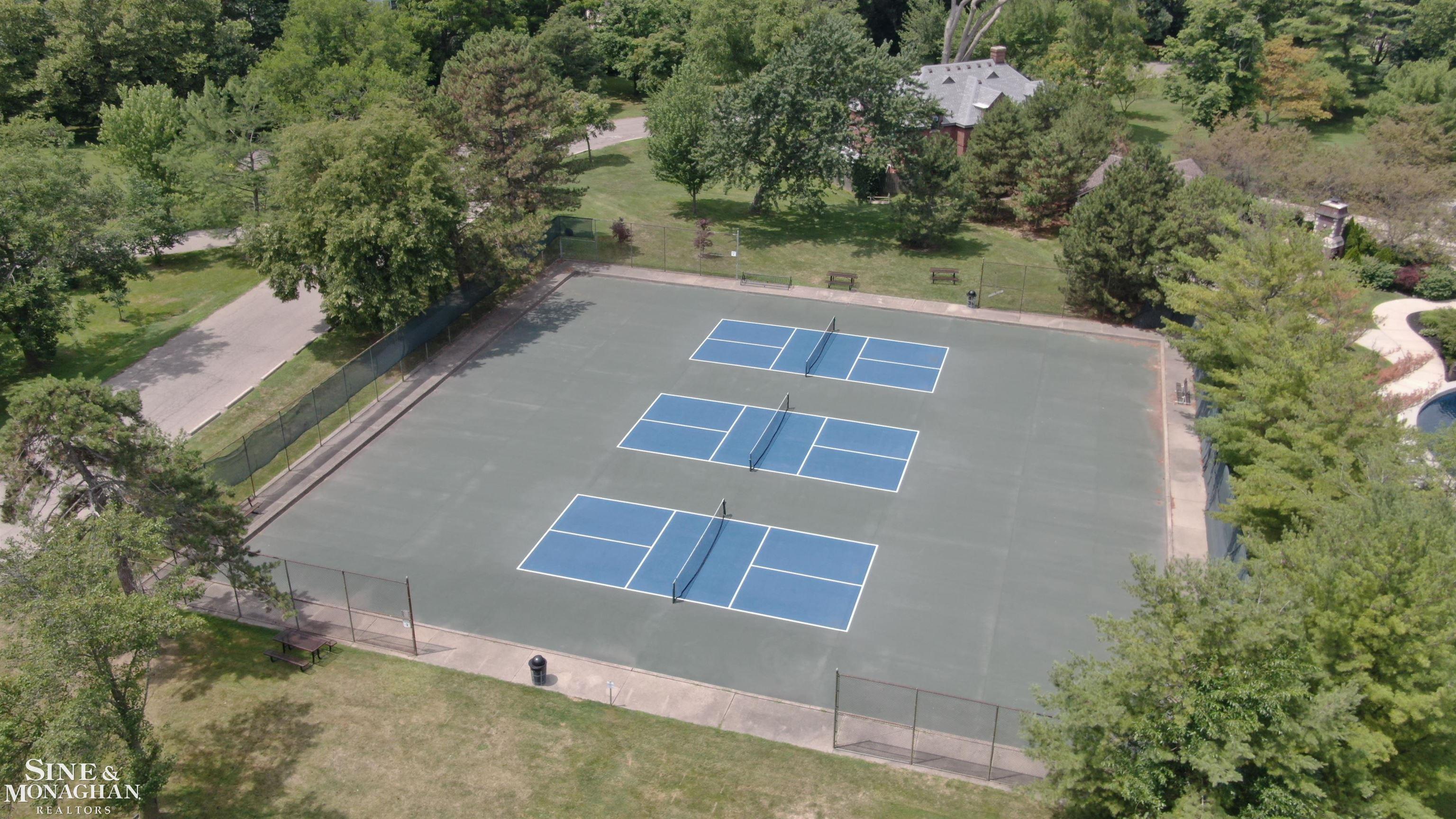 953 Trombley Road Grosse Pointe, MI 48230 - Photo 49 of 52 50120337-48.JPG