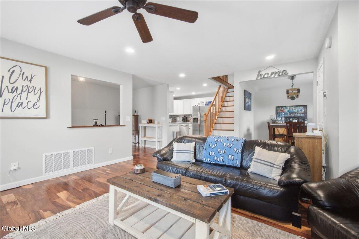 84 Plank Road Poestenkill, NY 12140 - Photo 5 of 33 04-DSC07532
