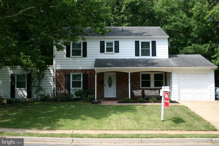7412 Castle Road Manassas, VA 20109 - Photo 1 of 15 Exterior (Front)