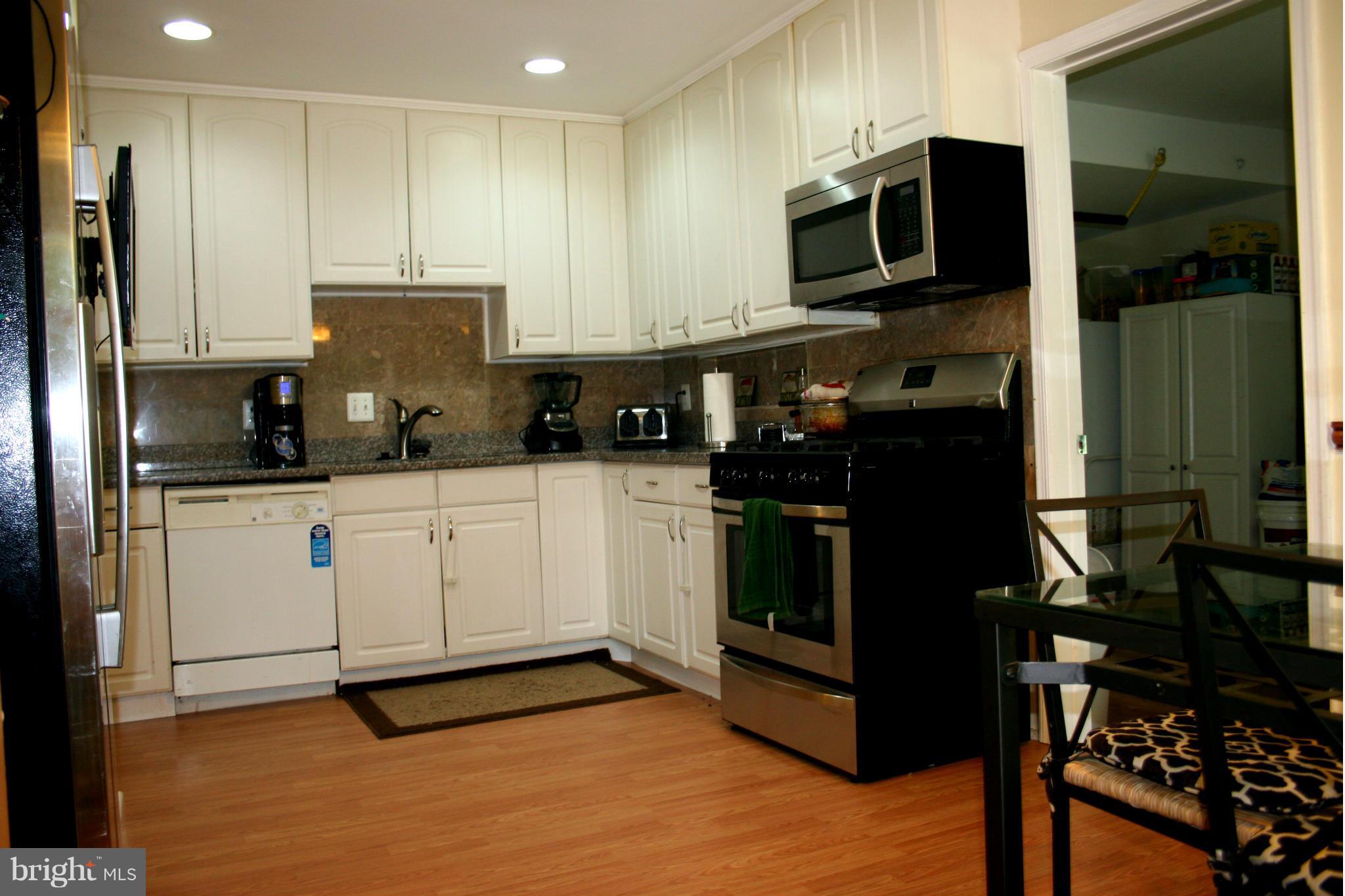 7412 Castle Road Manassas, VA 20109 - Photo 6 of 15 Kitchen
