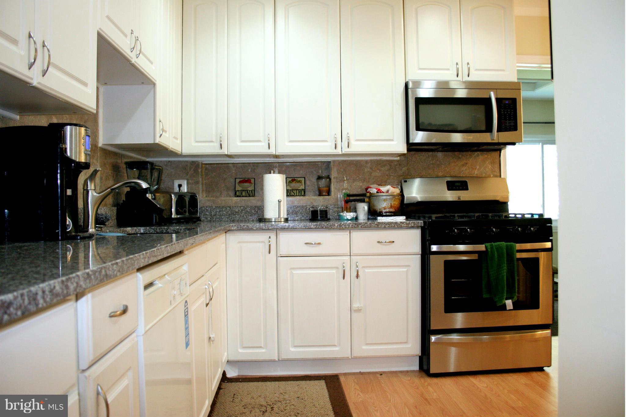 7412 Castle Road Manassas, VA 20109 - Photo 7 of 15 Kitchen