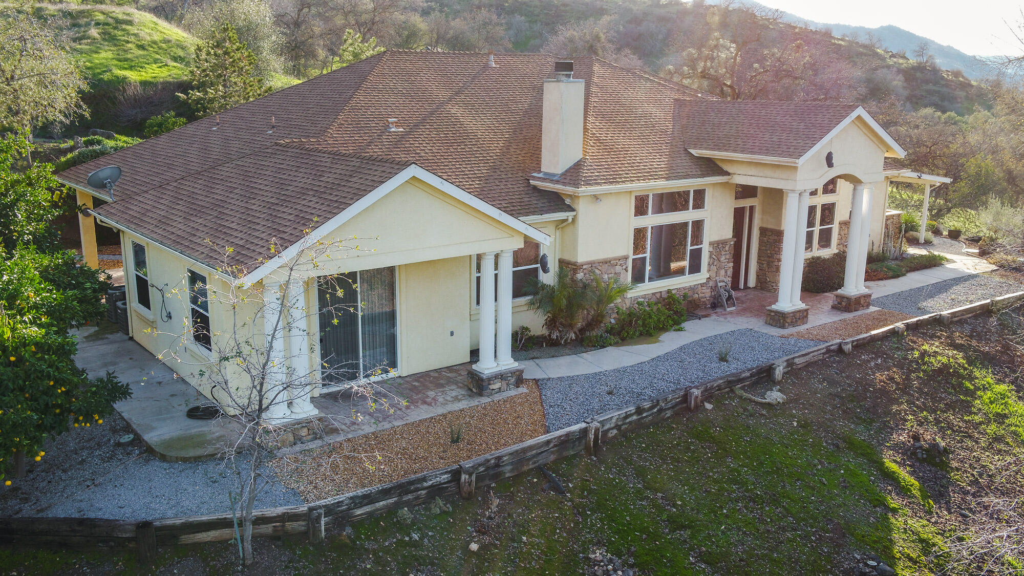 42330 Corral Drive Three Rivers, CA 93271 - Photo 2 of 21 -