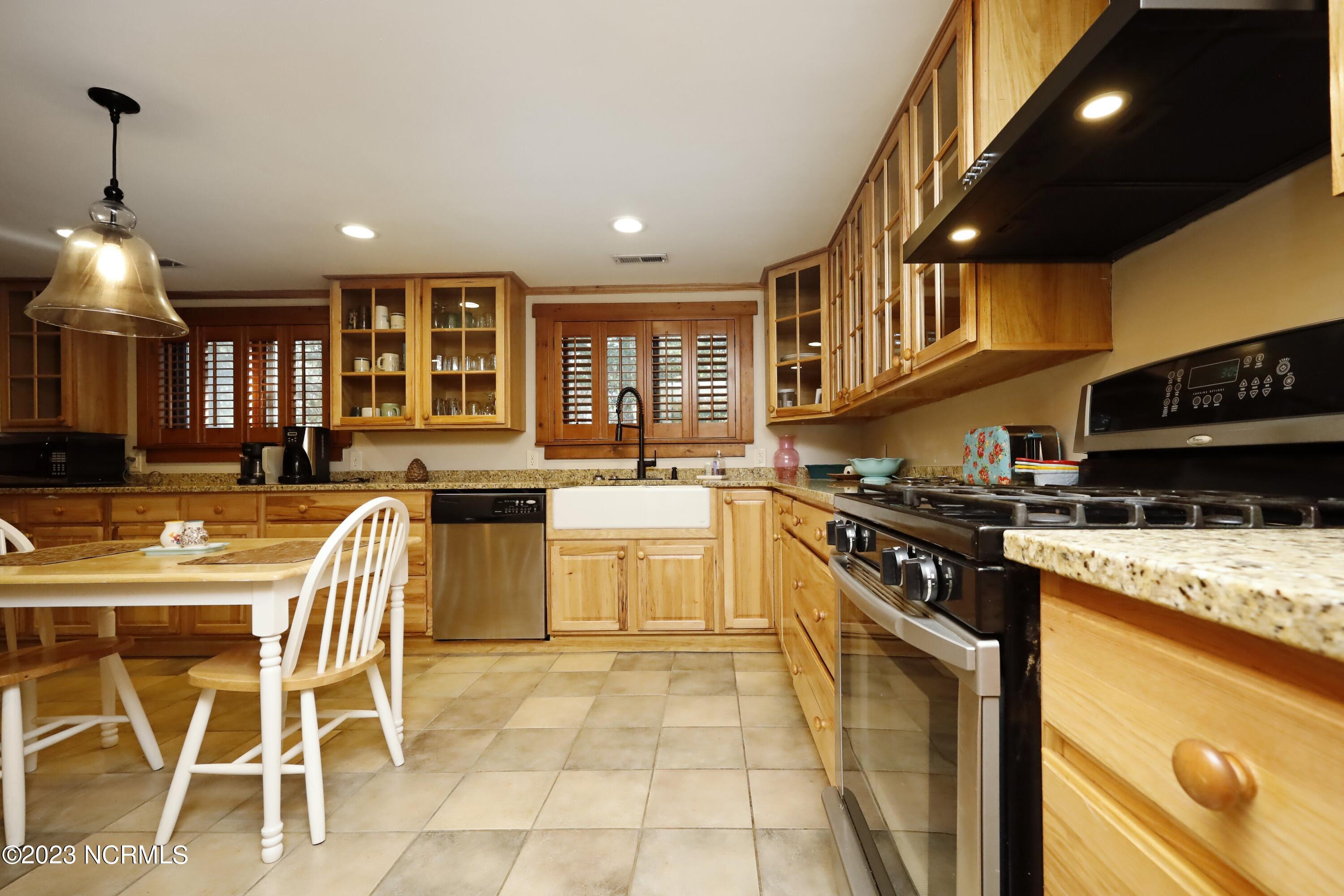 2764 Camp Easter Road Southern Pines, NC 28387 - Photo 25 of 62 23Kitchen