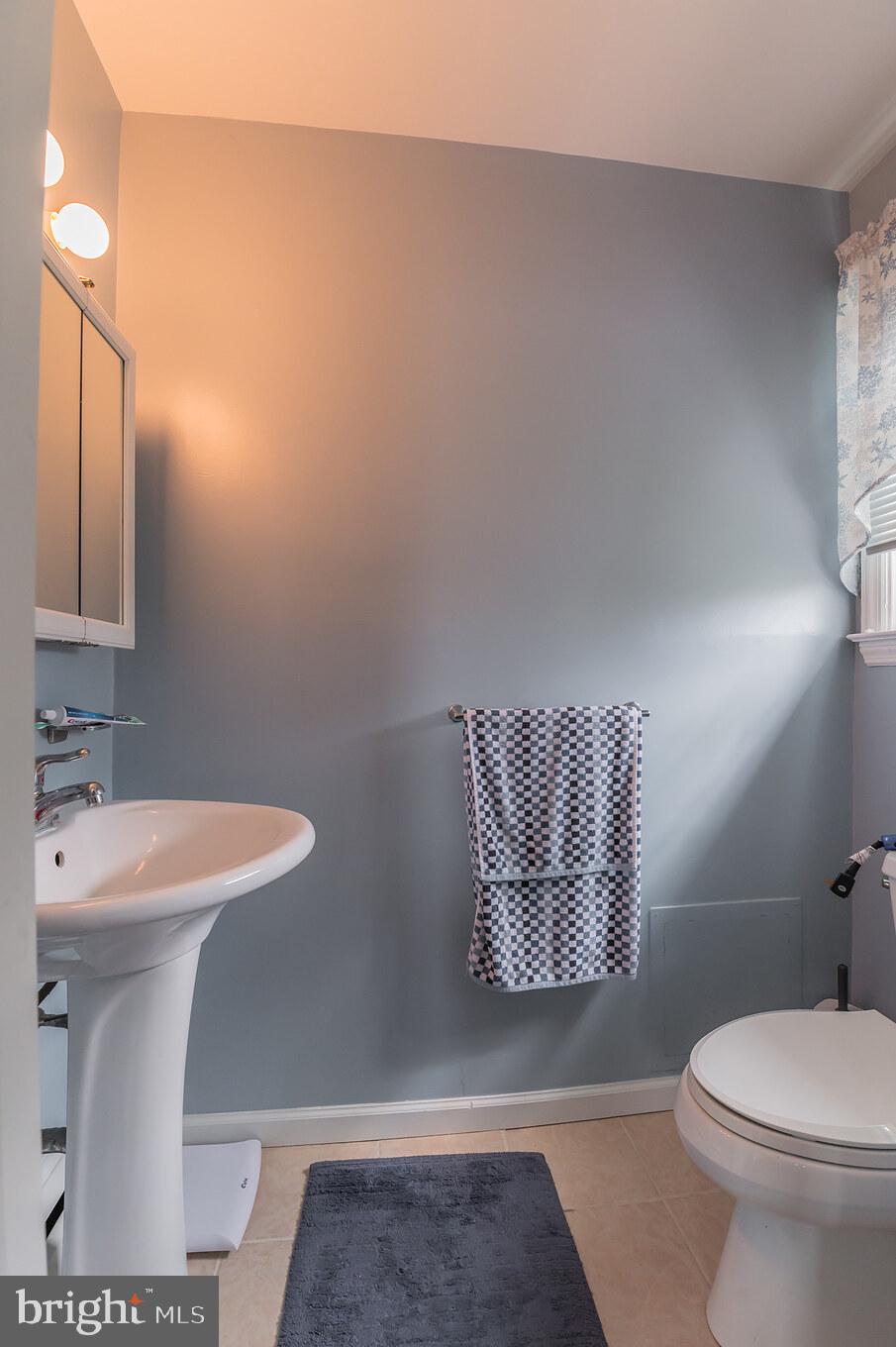 46 Laubert Road Conshohocken, PA 19428 - Photo 16 of 30 Half bath in ,master bed