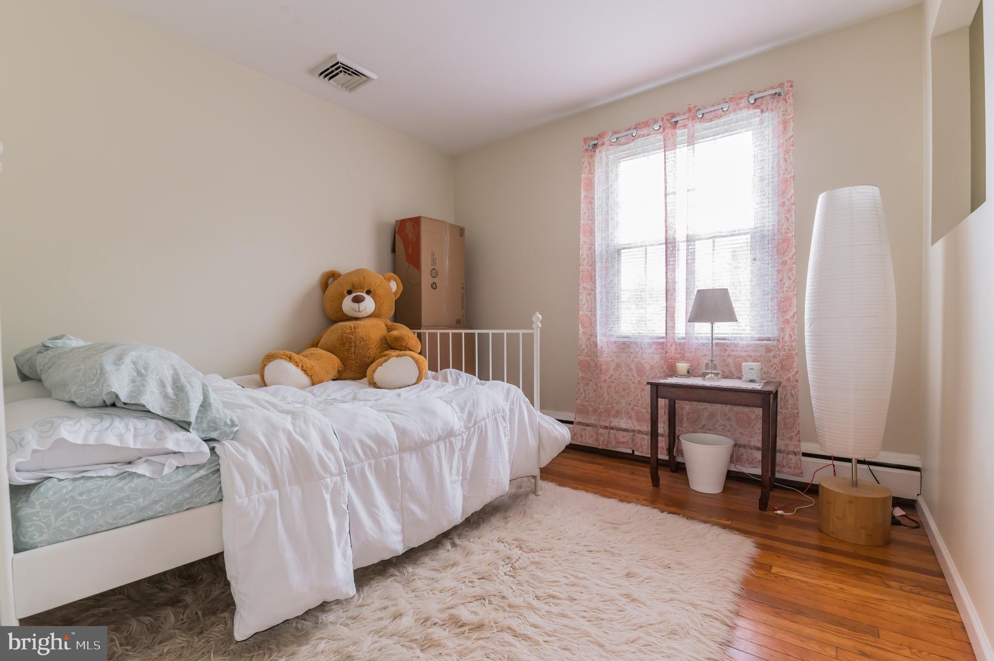 46 Laubert Road Conshohocken, PA 19428 - Photo 18 of 30 3rd bed