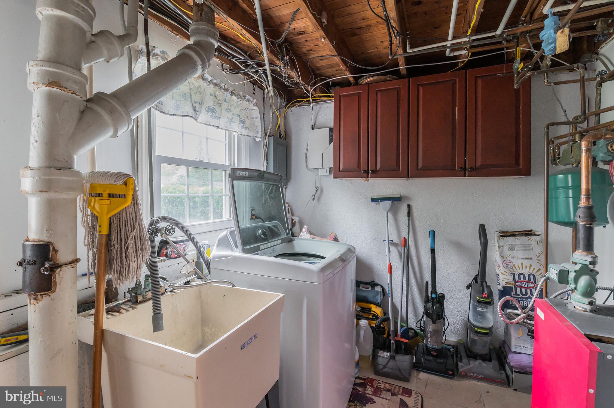 46 Laubert Road Conshohocken, PA 19428 - Photo 25 of 30 Laundry sink