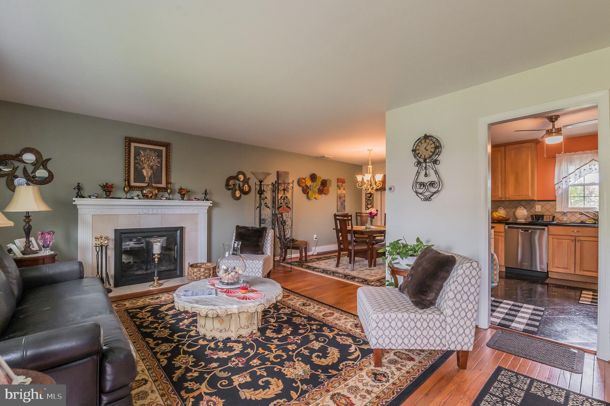 46 Laubert Road Conshohocken, PA 19428 - Photo 4 of 30 Wood Fireplace!